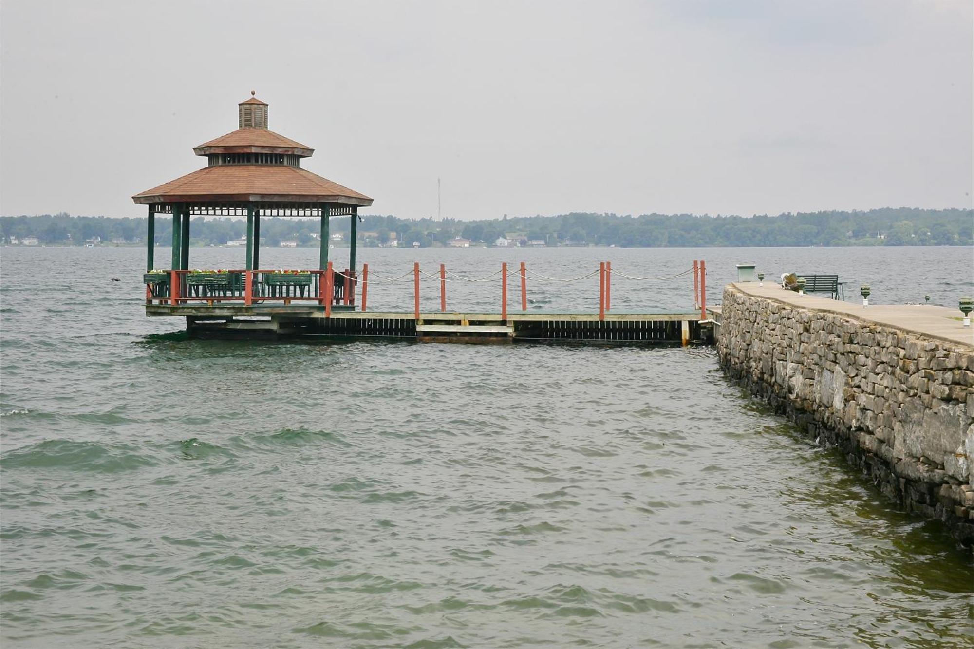 Stone Fence Resort Ogdensburg Εξωτερικό φωτογραφία