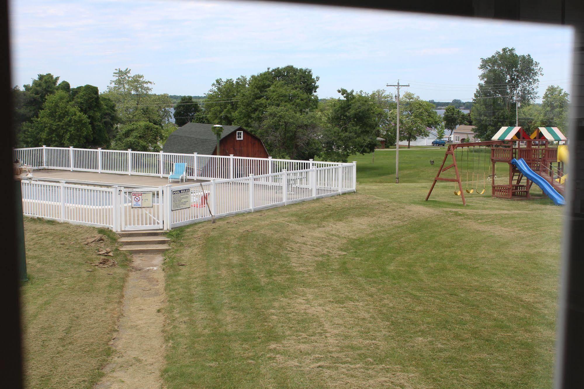 Stone Fence Resort Ogdensburg Εξωτερικό φωτογραφία
